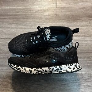 Brooks Revel 5 Running Shoe Women’s Size 7 Black White Cheetah Animal Print